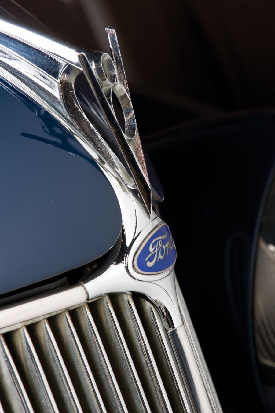  Ford V8 DeLuxe Convertible Cabriolet 1936 года  (фото 2 из 6)